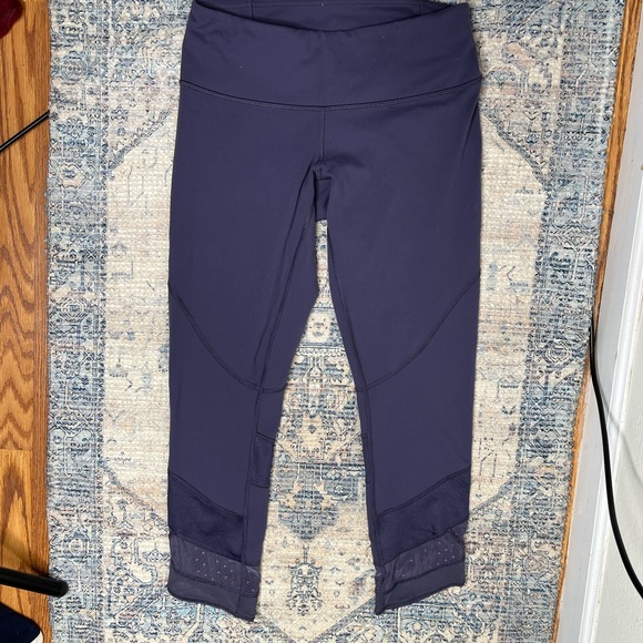 Lululemon Light Purple Cropped Leggings - Picture 5 of 9